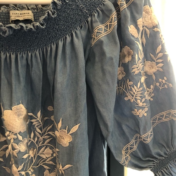 Off the shoulder denim top from Zara. - Picture 2 of 6